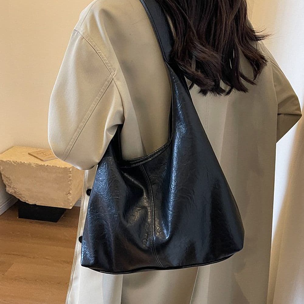 XY London Women's 'Athena' Large Slouchy Shoulder Bag With Magnetic Clasp in Black