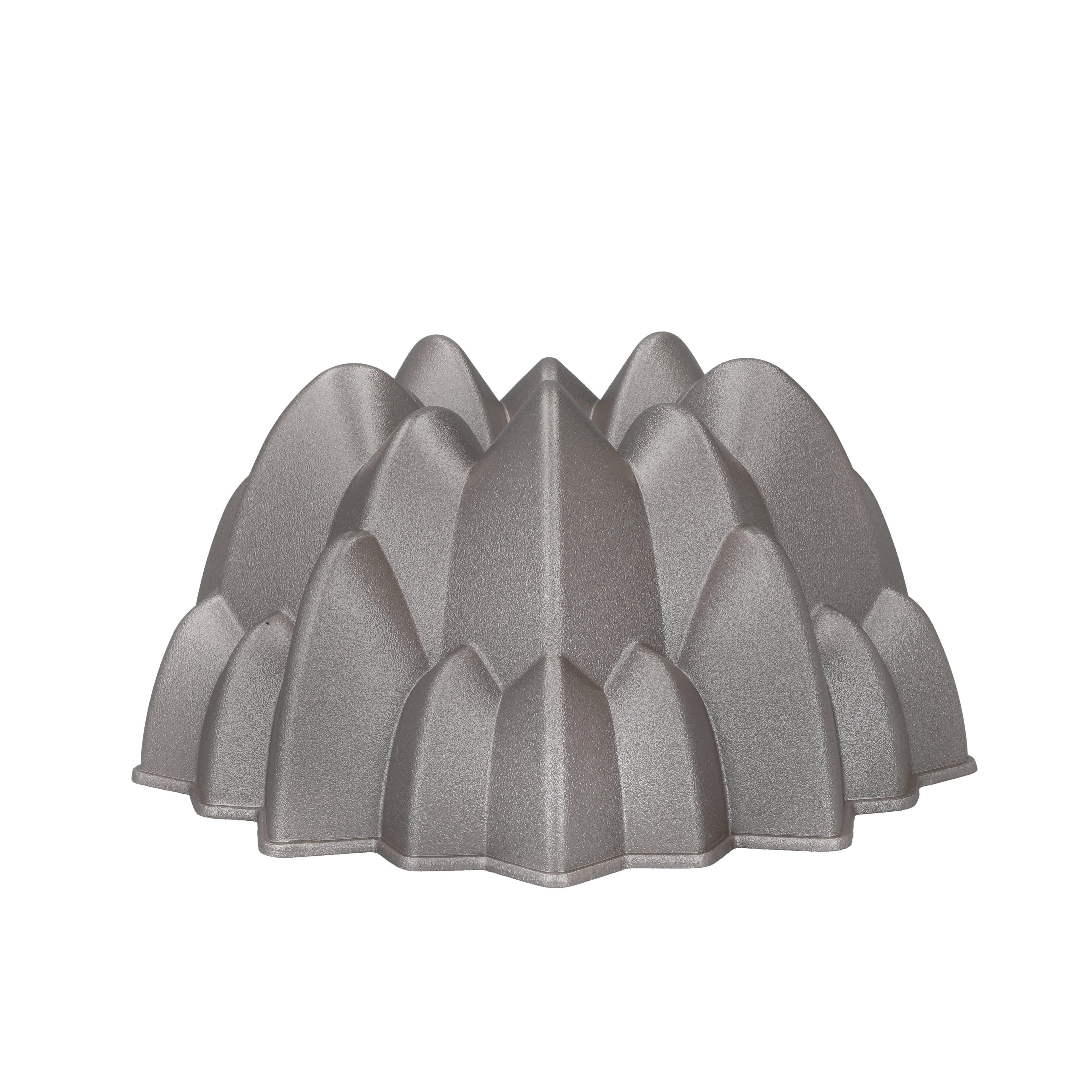 Cast Aluminium Decorative Peak Cake Tin 24cm