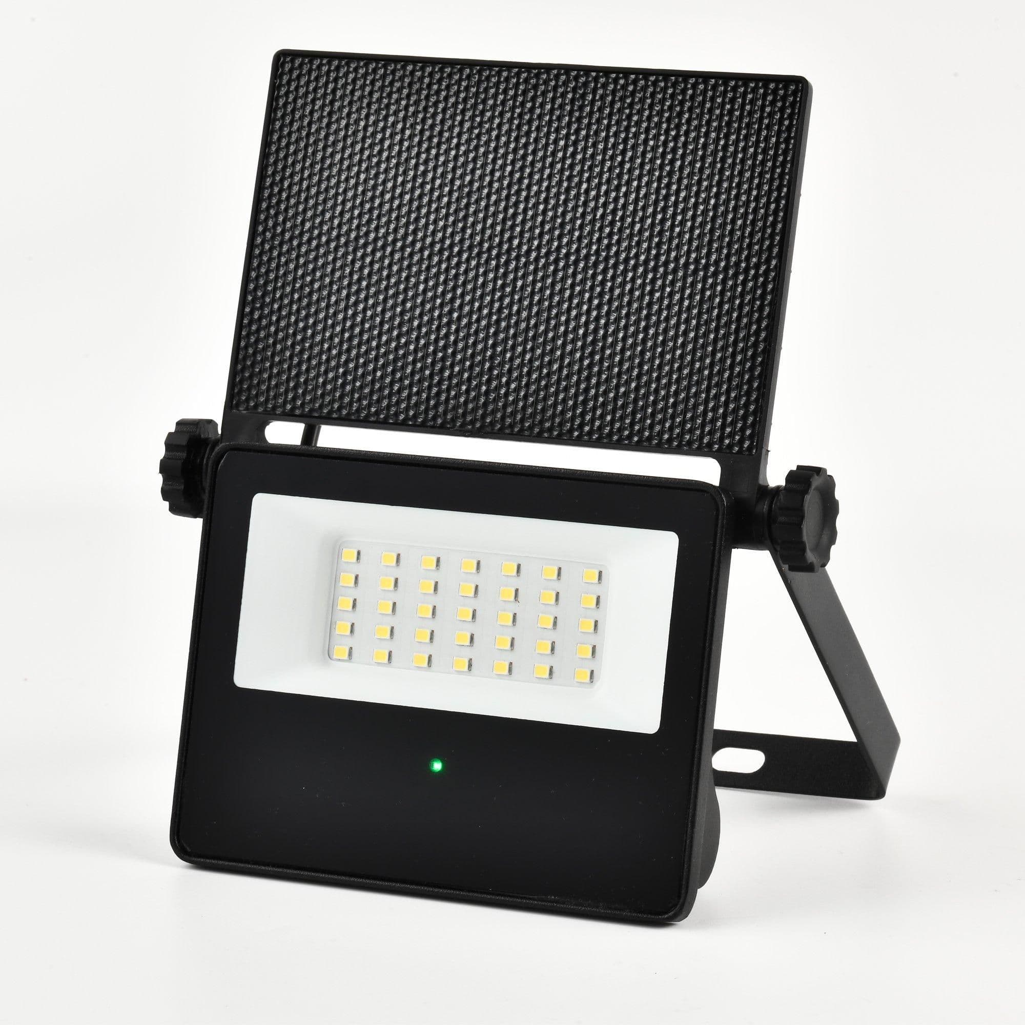 Solar Security Outdoor LED Floodlight Motion Sensor Weatherproof IP65 6500k 860 Lumens 2000 mAH Lion Battery Solar Powered Photocell Wall Lig
