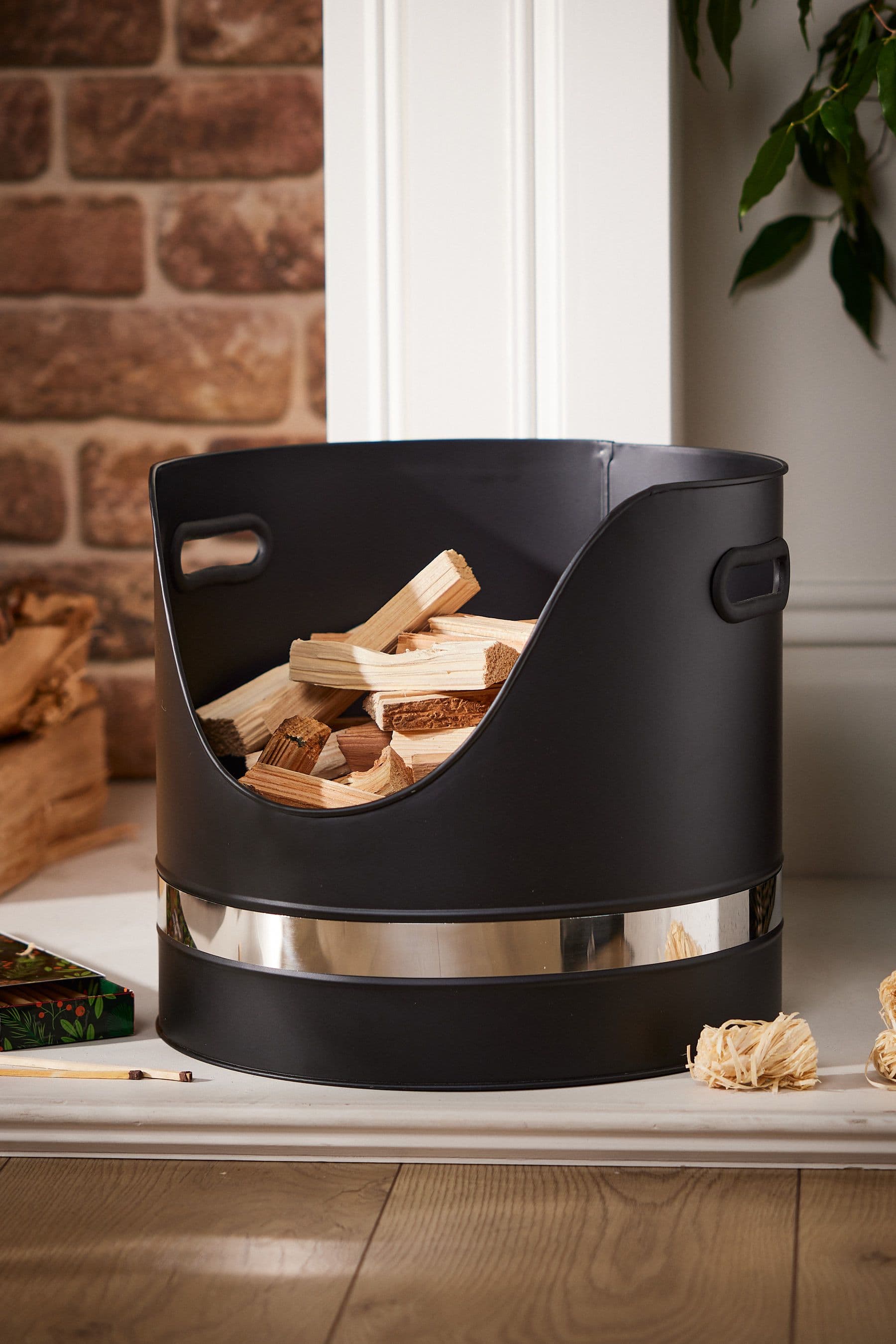 Contemporary Matte Black Fireplace Coal Log Storage Kindling Bucket Basket