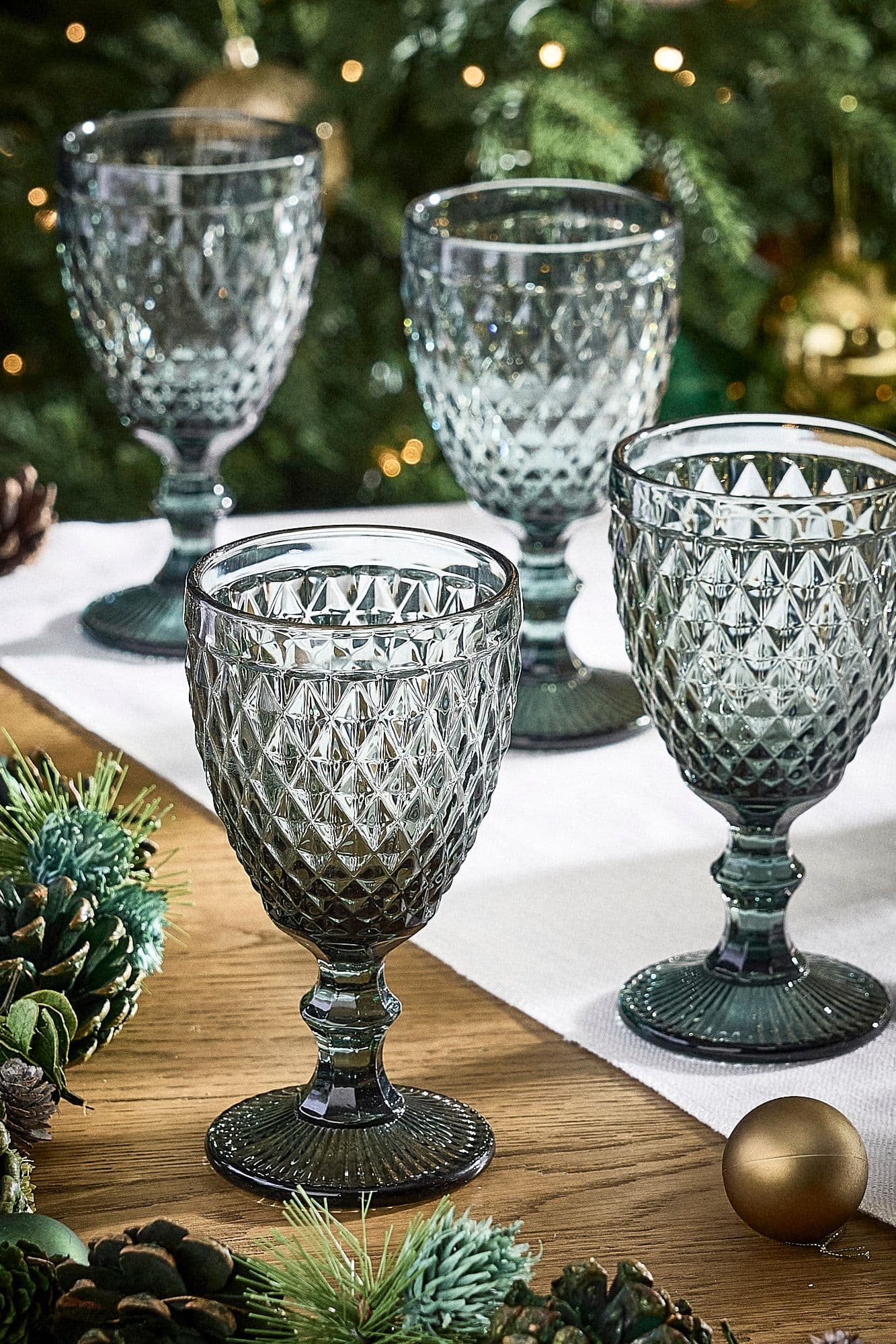 Set 4 Vintage Luxury Diamond Embossed Drinking Wine Glass Wine Goblets
