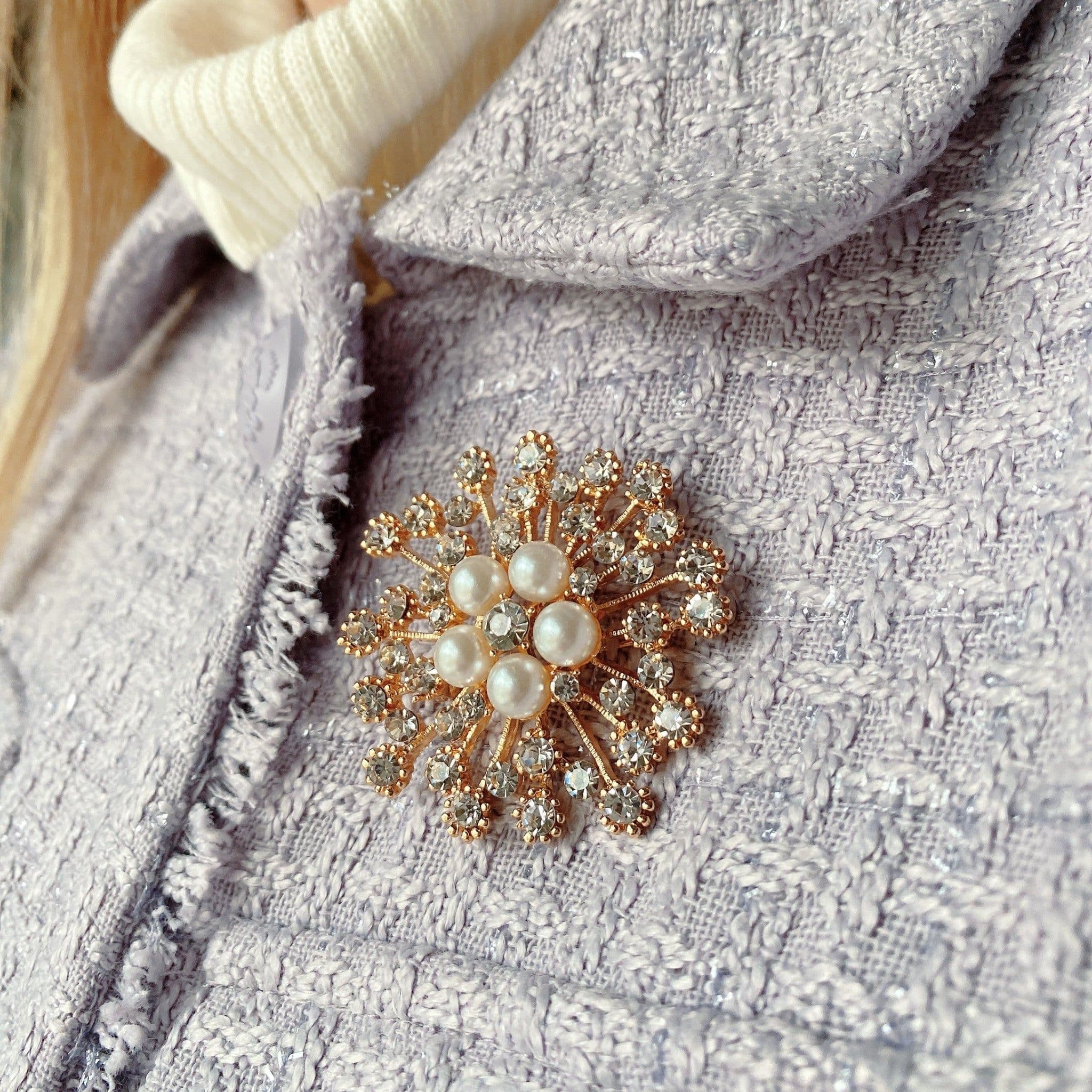 Vintage Brooch Pearl & Crystal