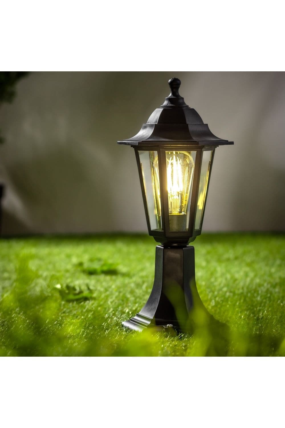 CGC Lighting 'Yasmin'  Black Outdoor Traditional Lantern Style Medium Post Light