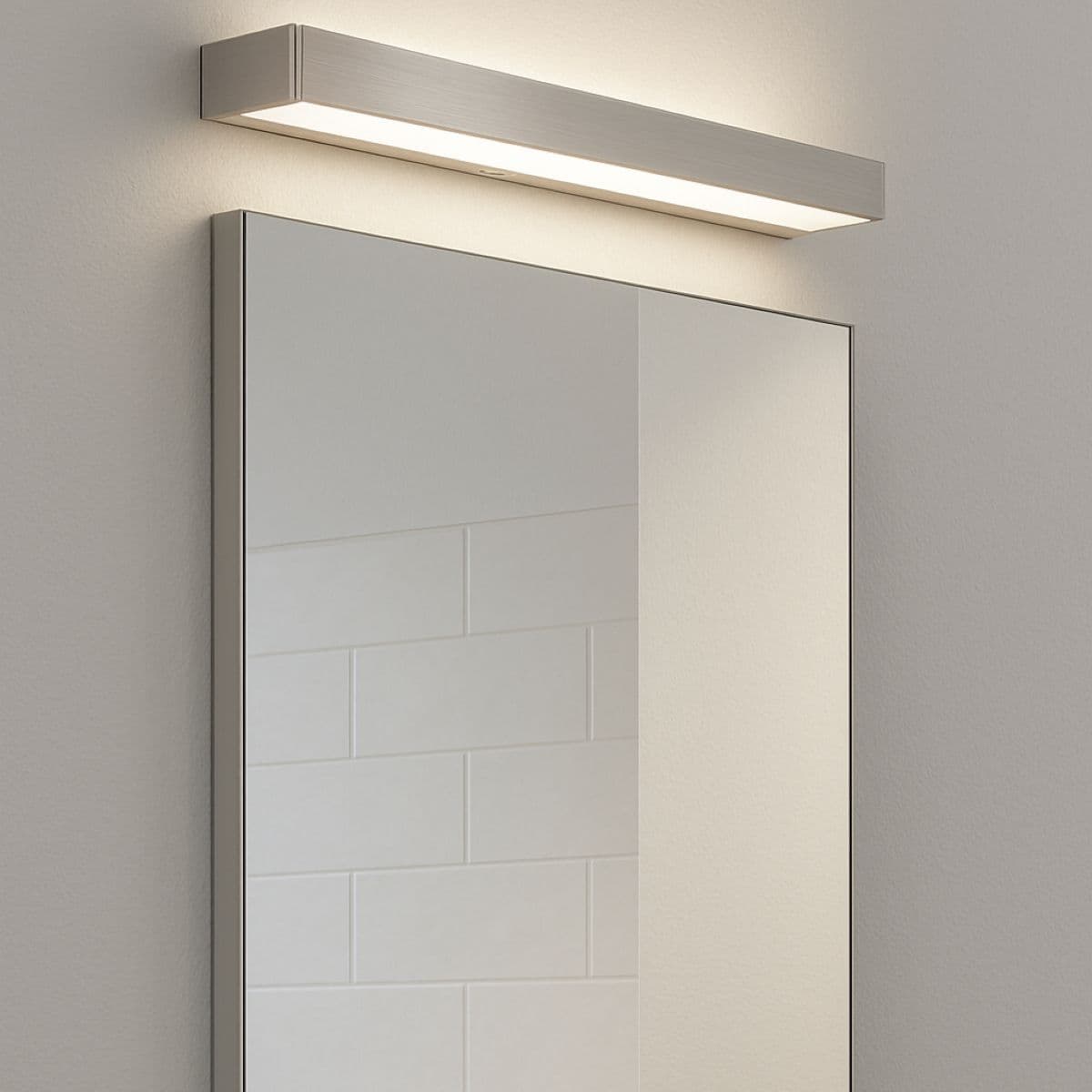 'Amber' LED Chrome IP44 Bathroom Over Mirror wall Light 9W
