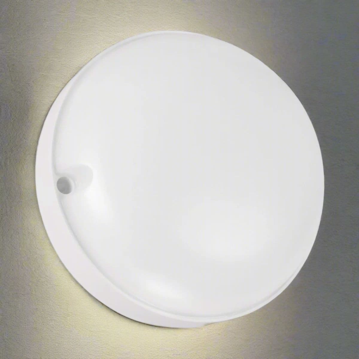 'Leah' White Opal Round Outdoor Bulkhead 7W