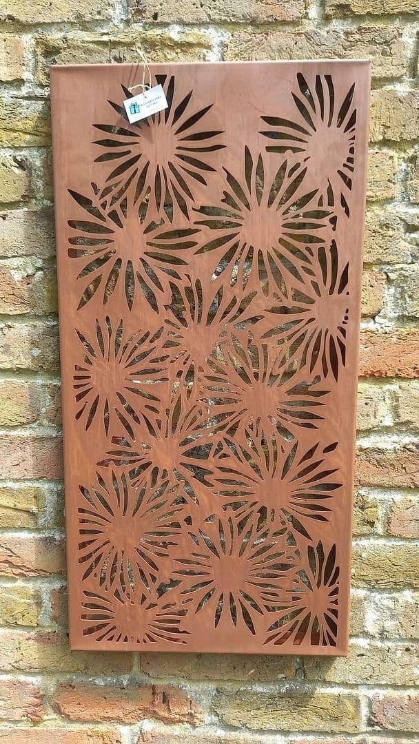 Daisy Decorative Screen Wall Art Plaque 780mm Tall