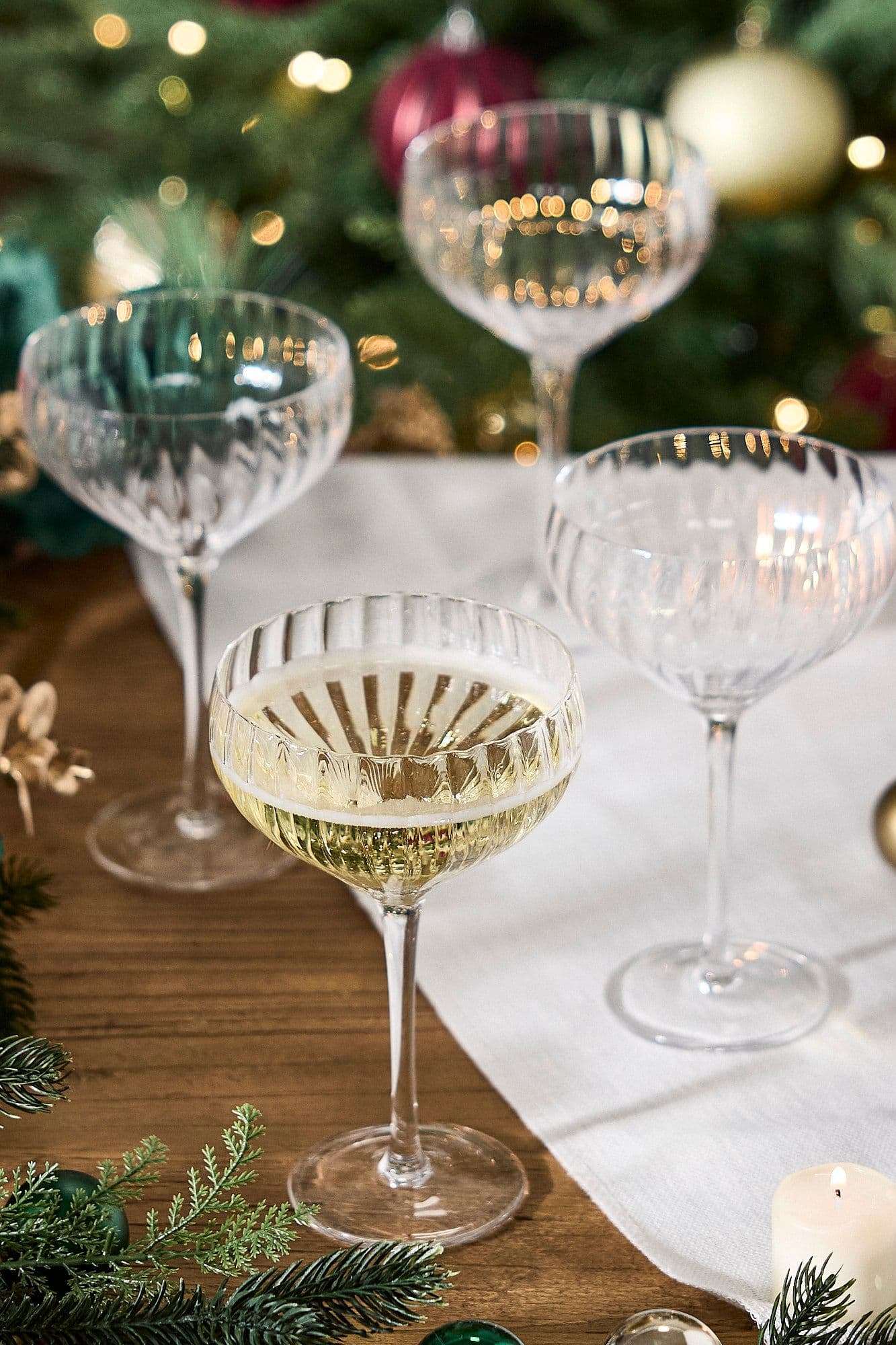 Set 4 Ribbed Champagne Saucers Gin Glasses