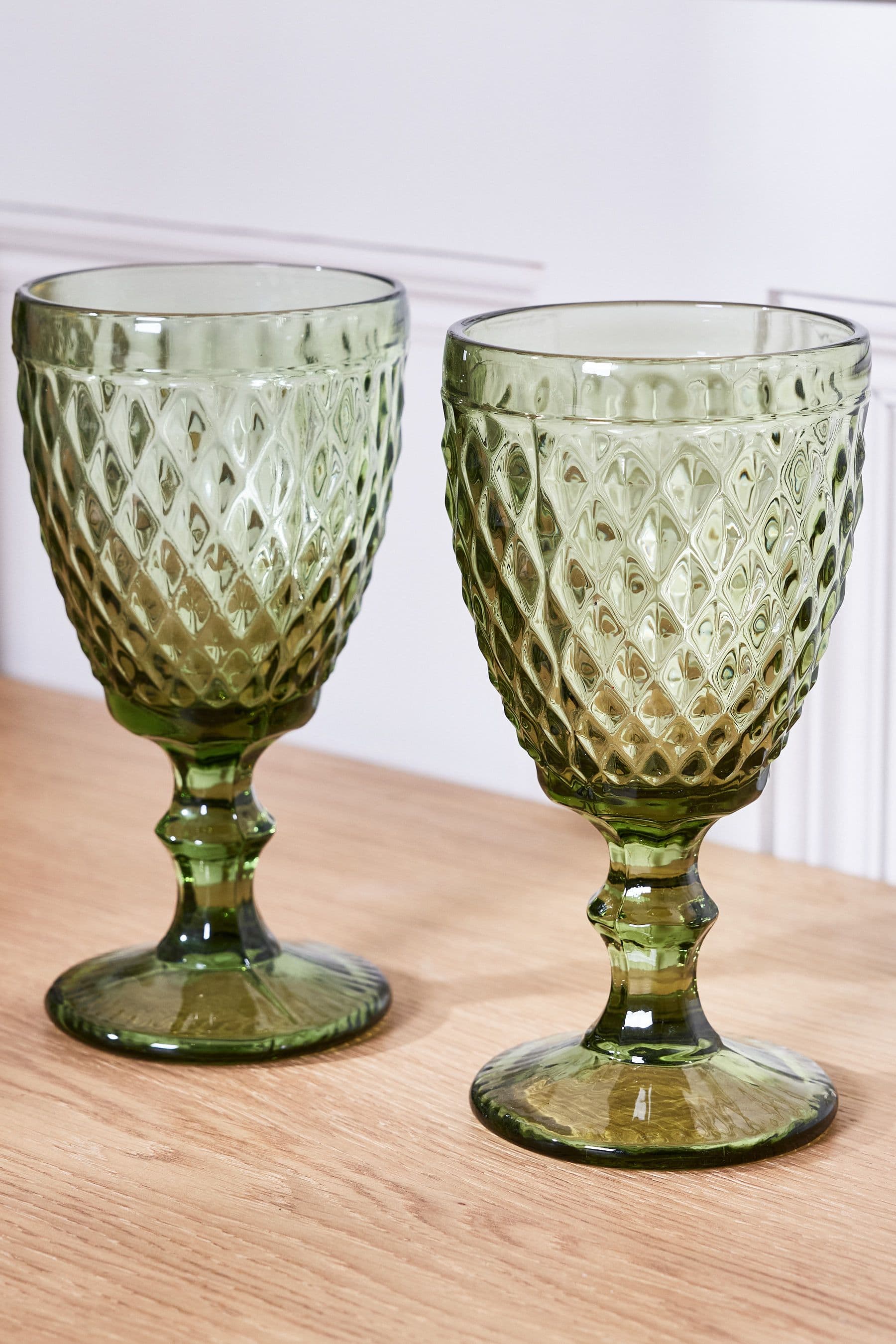 Set 2 Vintage Luxury Embossed Diamond Drinking Wine Glass Goblets