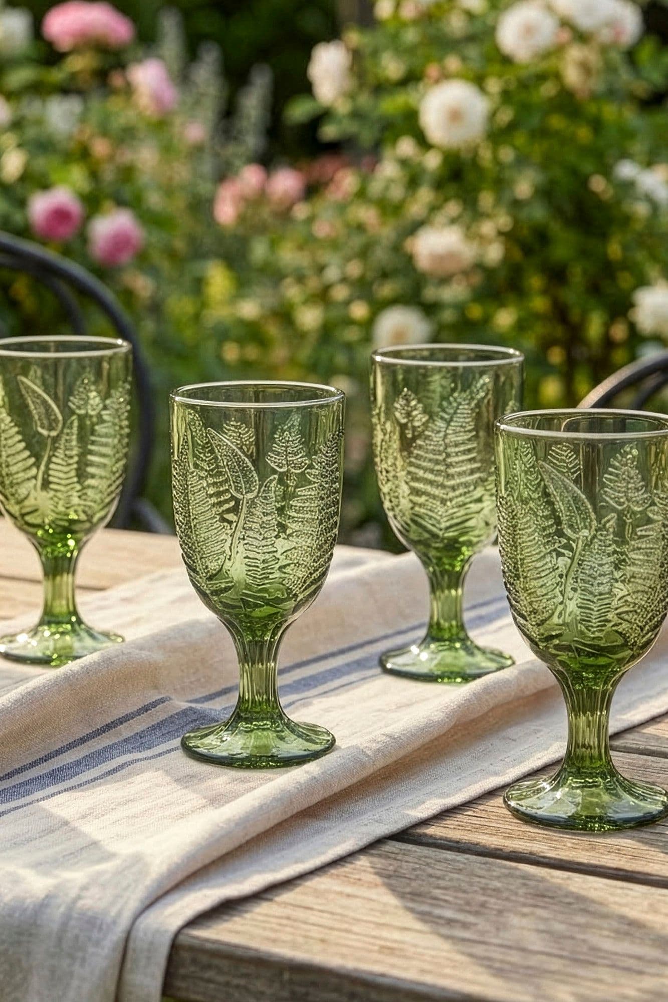 Set 4 Vintage Luxury Leaf Embossed Drinking Wine Glass Wine Goblets