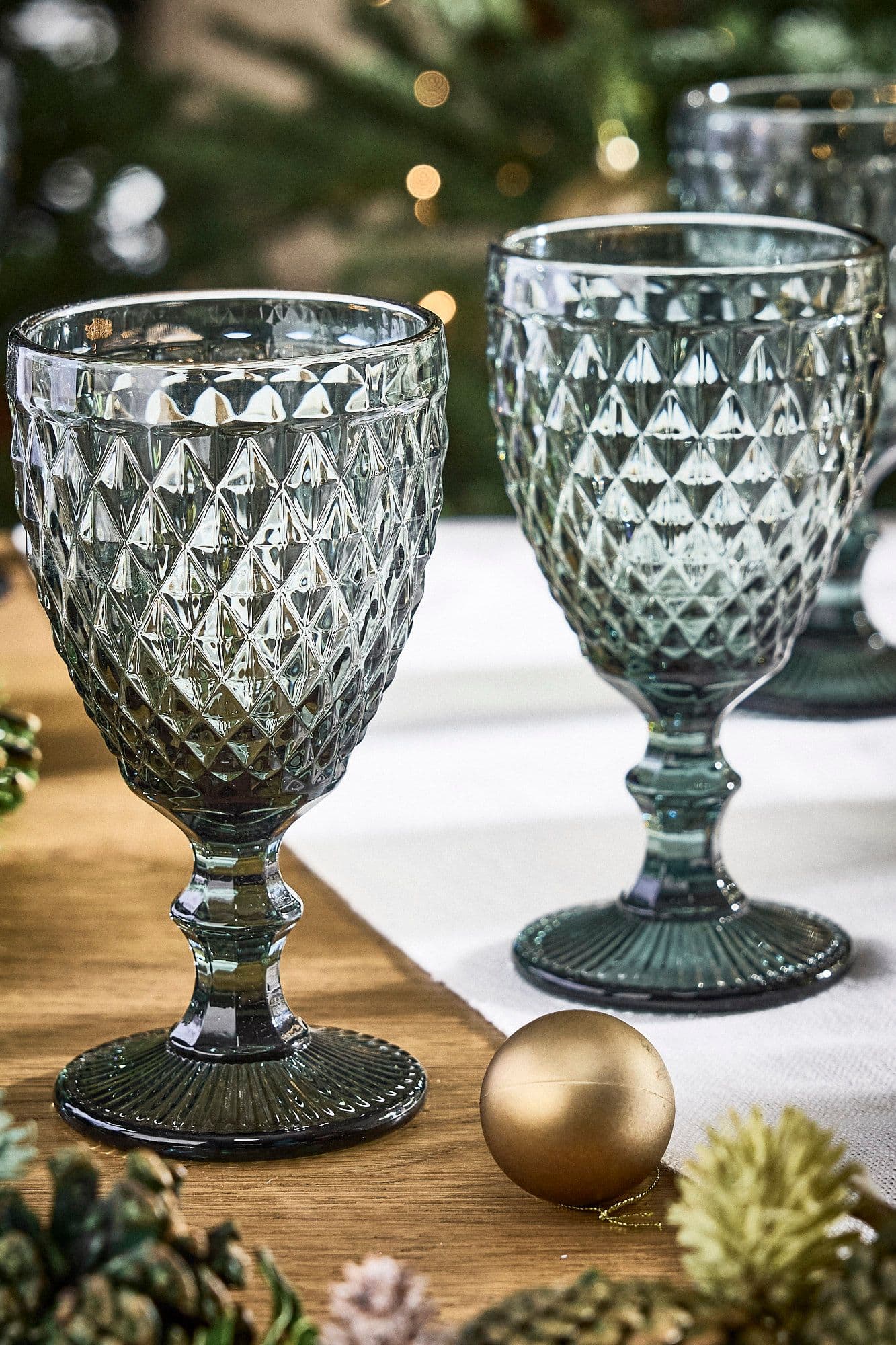 Set 2 Vintage Luxury Diamond Embossed Drinking Wine Glass Wine Goblets