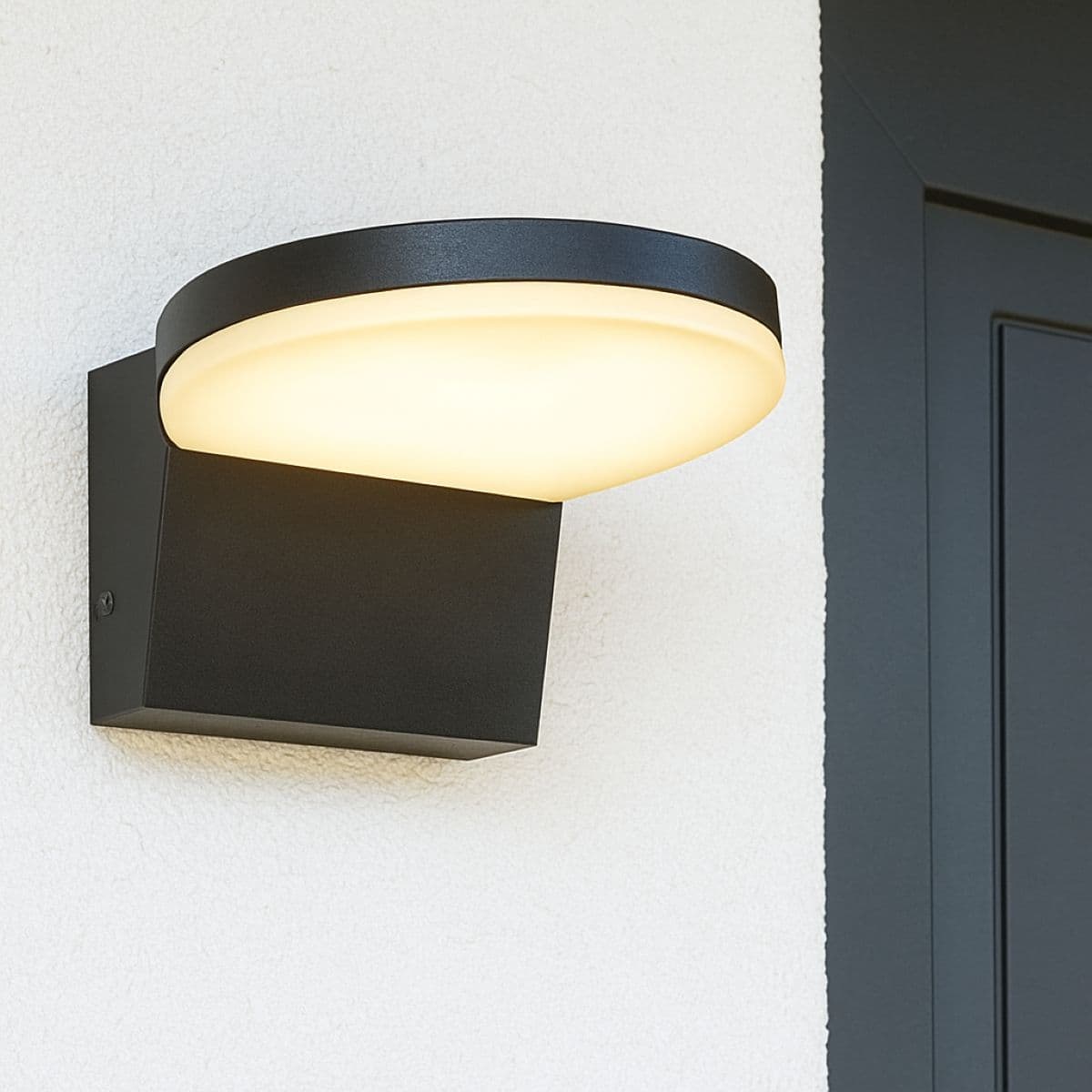 'Aubrey' Black Curved LED Outdoor Wall Light 4000k Natural White Integrated LED IP65