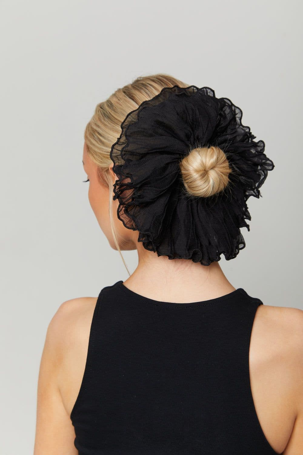 Black Oversized Plissed Scrunchie