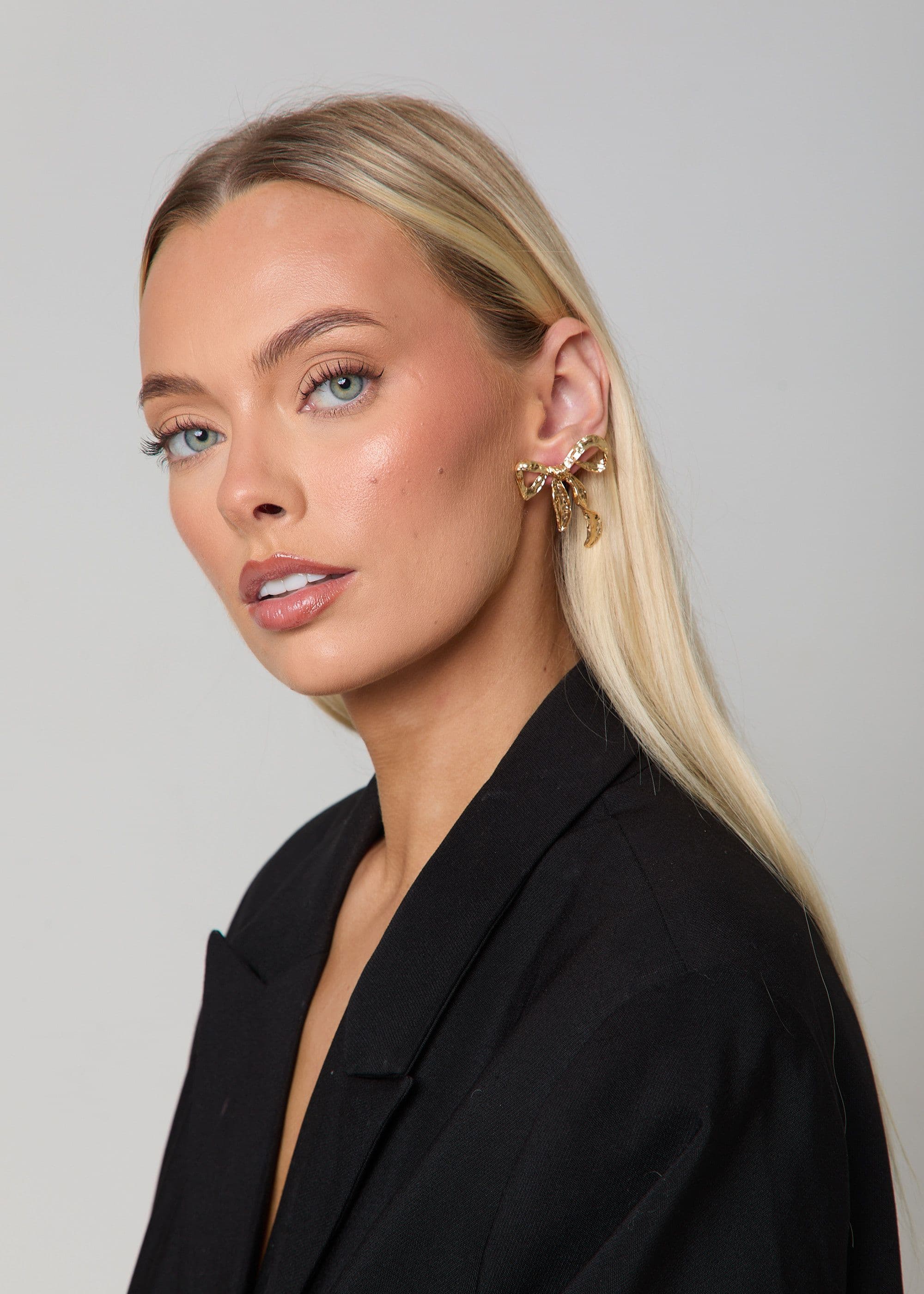 Madein Women's Crinkle Bow Earrings in Gold | Size: Standard