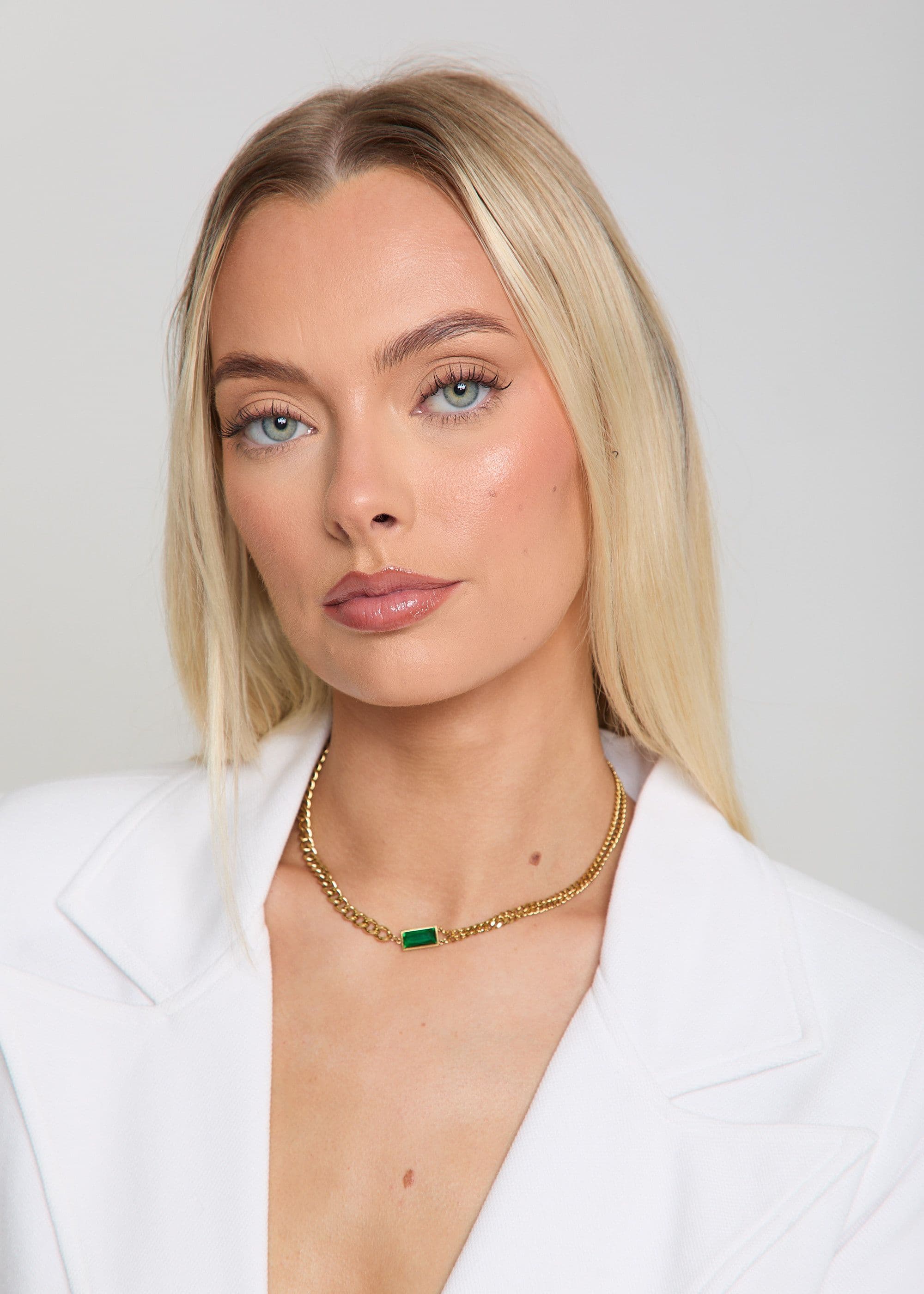 Madein Women's Gold Pendant Necklace in Emerald | Size: Standard