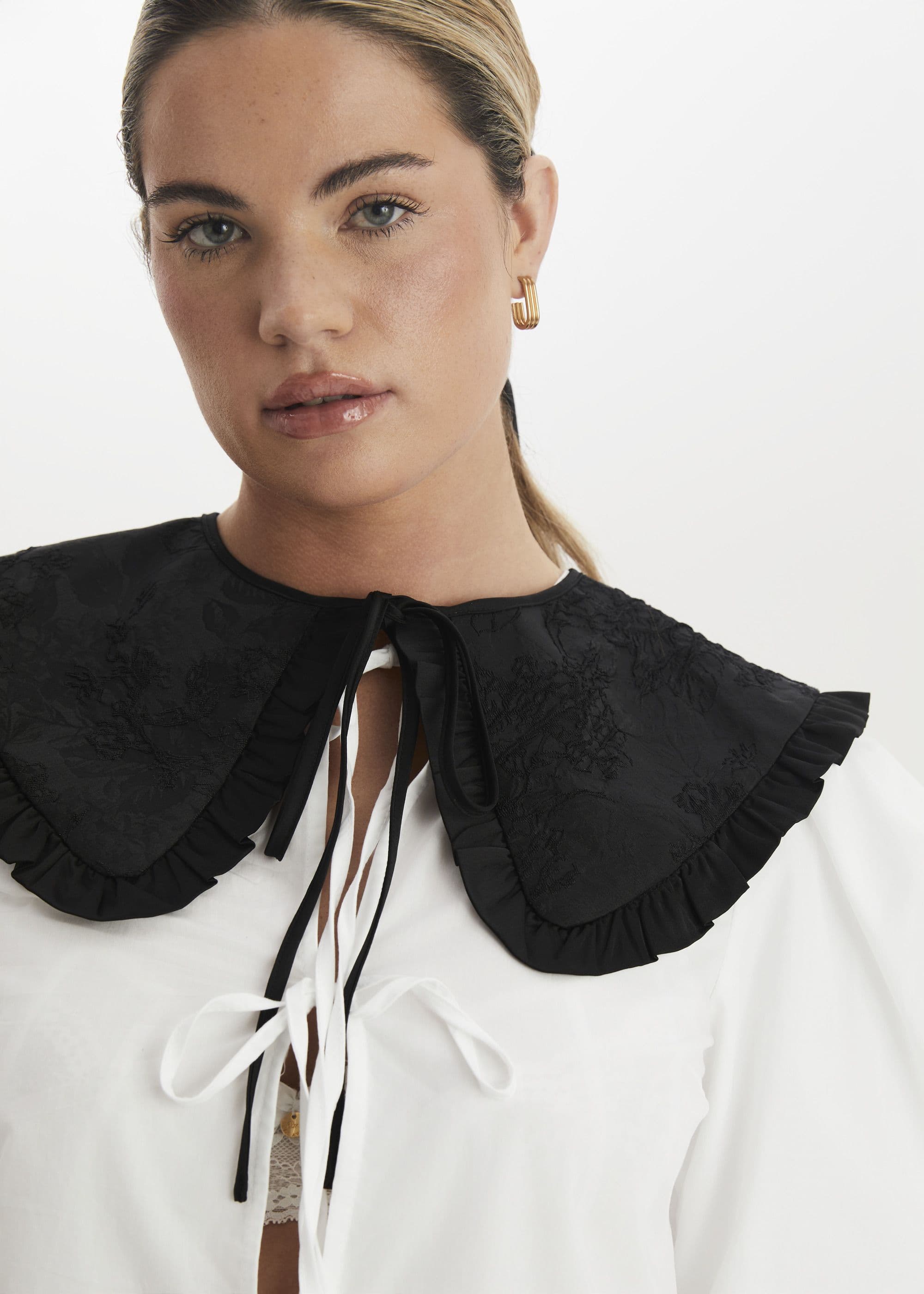 Madein Women's Clara Jacquard Tie Front Collar in Black