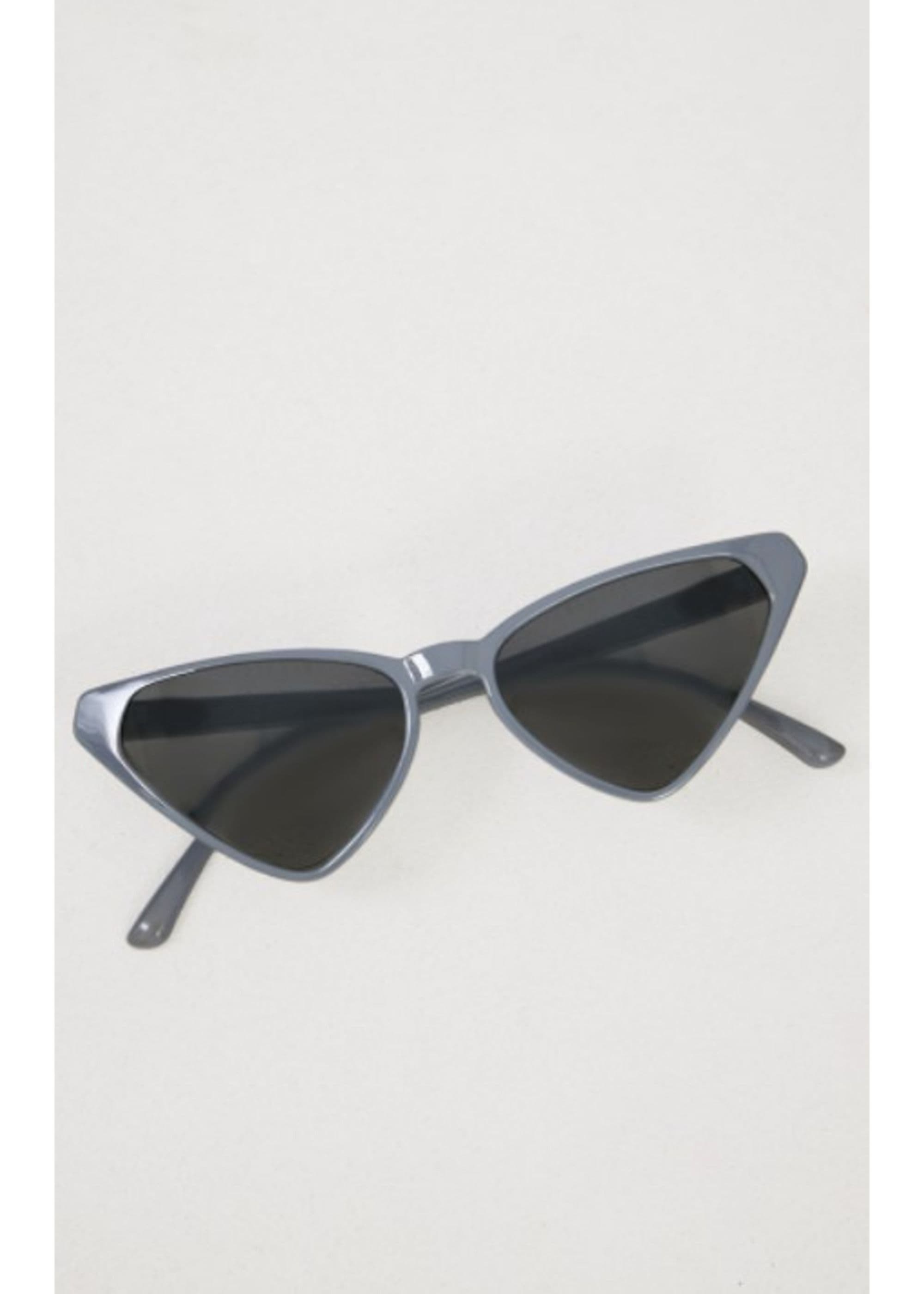 Madein Women's Oversized Cat eye Sunglasses in Light Grey