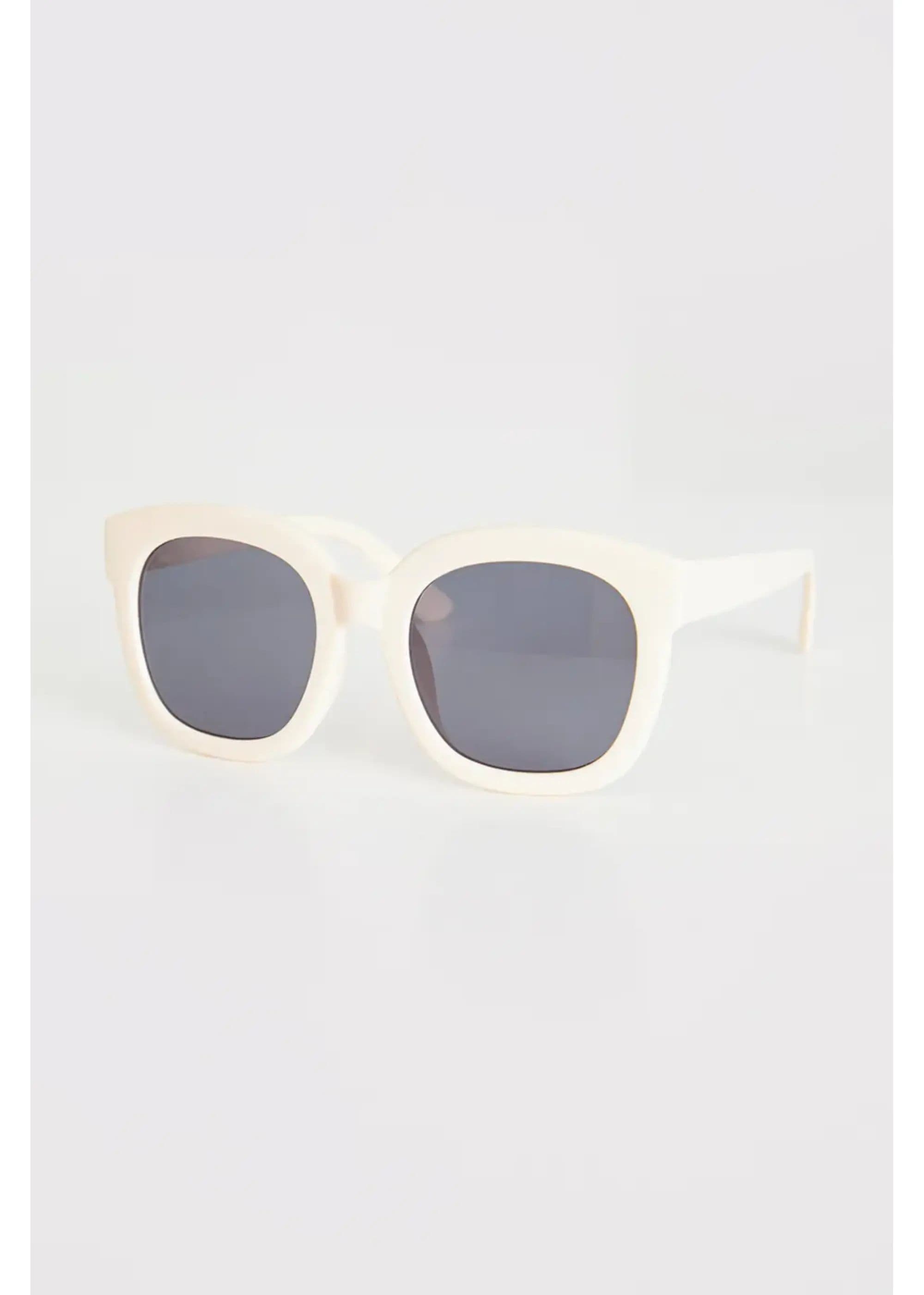 Madein Women's Old School Sqaure Sunglasses in Cream