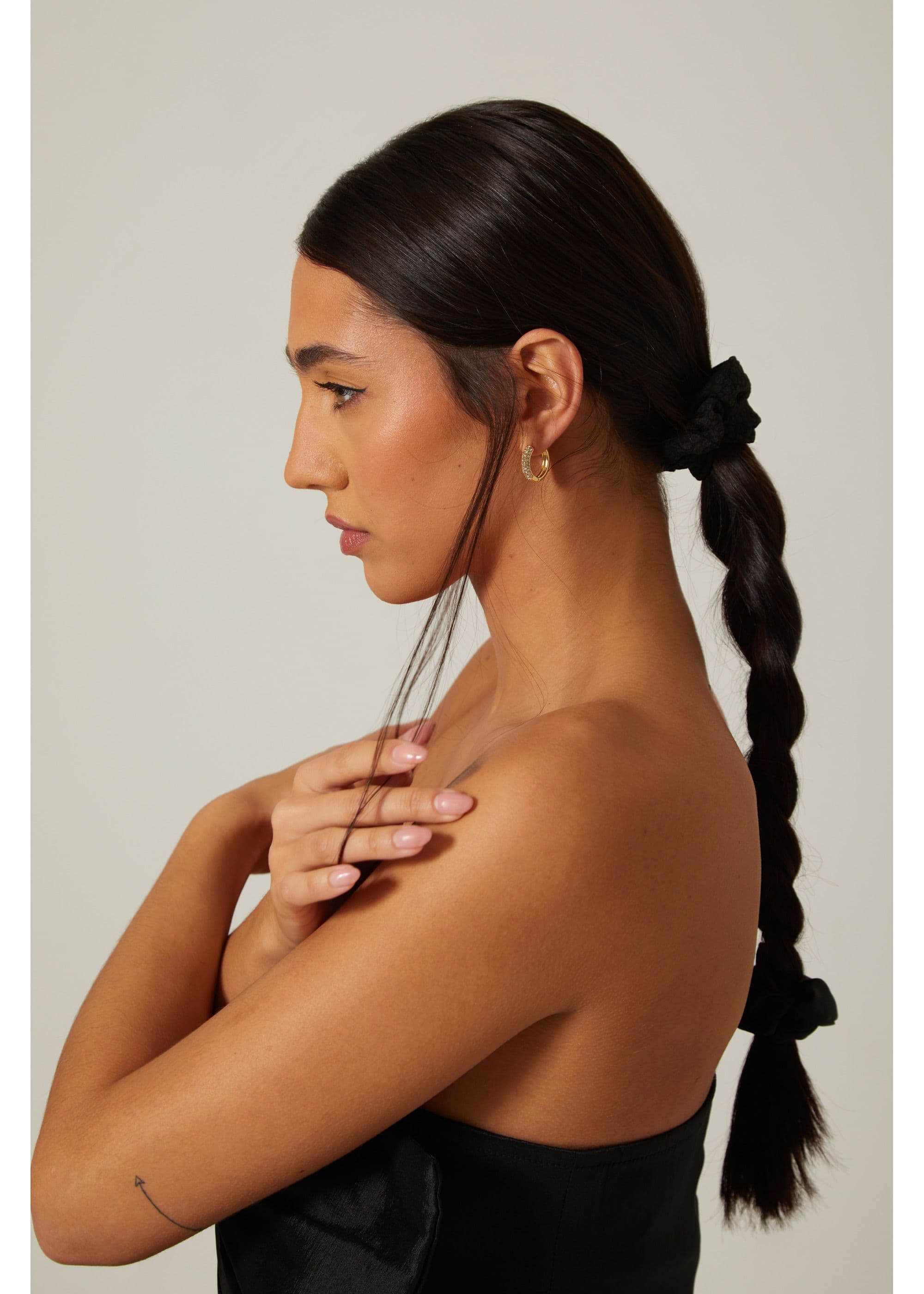 Madein Women's Textured Scrunchie in Black