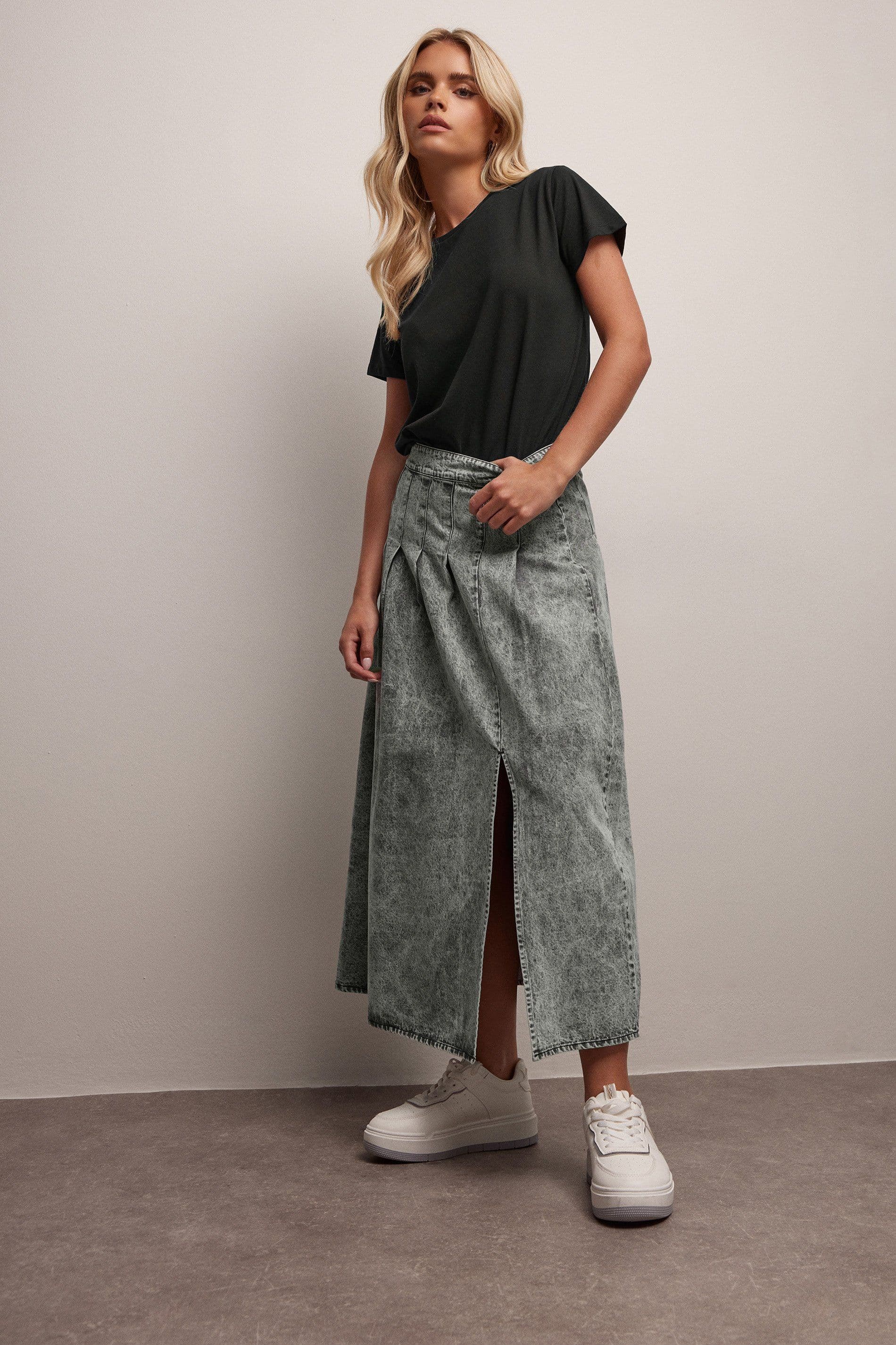 PixieGirl Women's Petite Pleated Denim Skirt in Grey | Size: 10