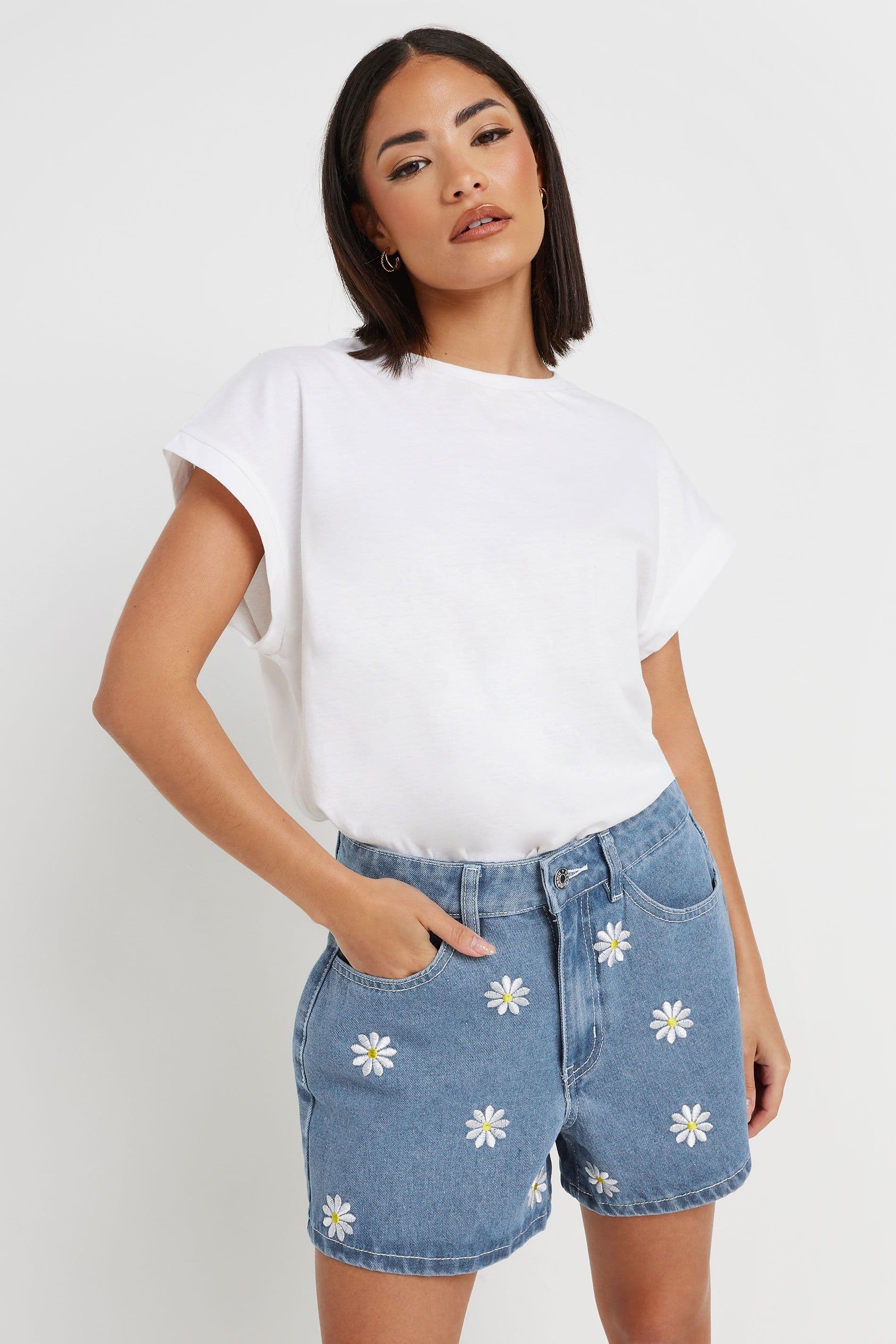 PixieGirl Women's Petite Daisy Embroidered Shorts in Blue | Size: 10