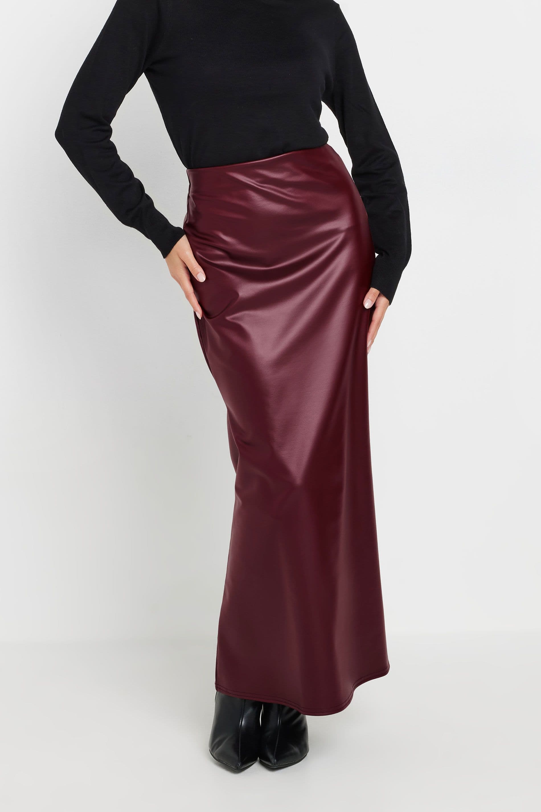 PixieGirl Women's Petite Faux Leather Skirt in Red | Size: 10