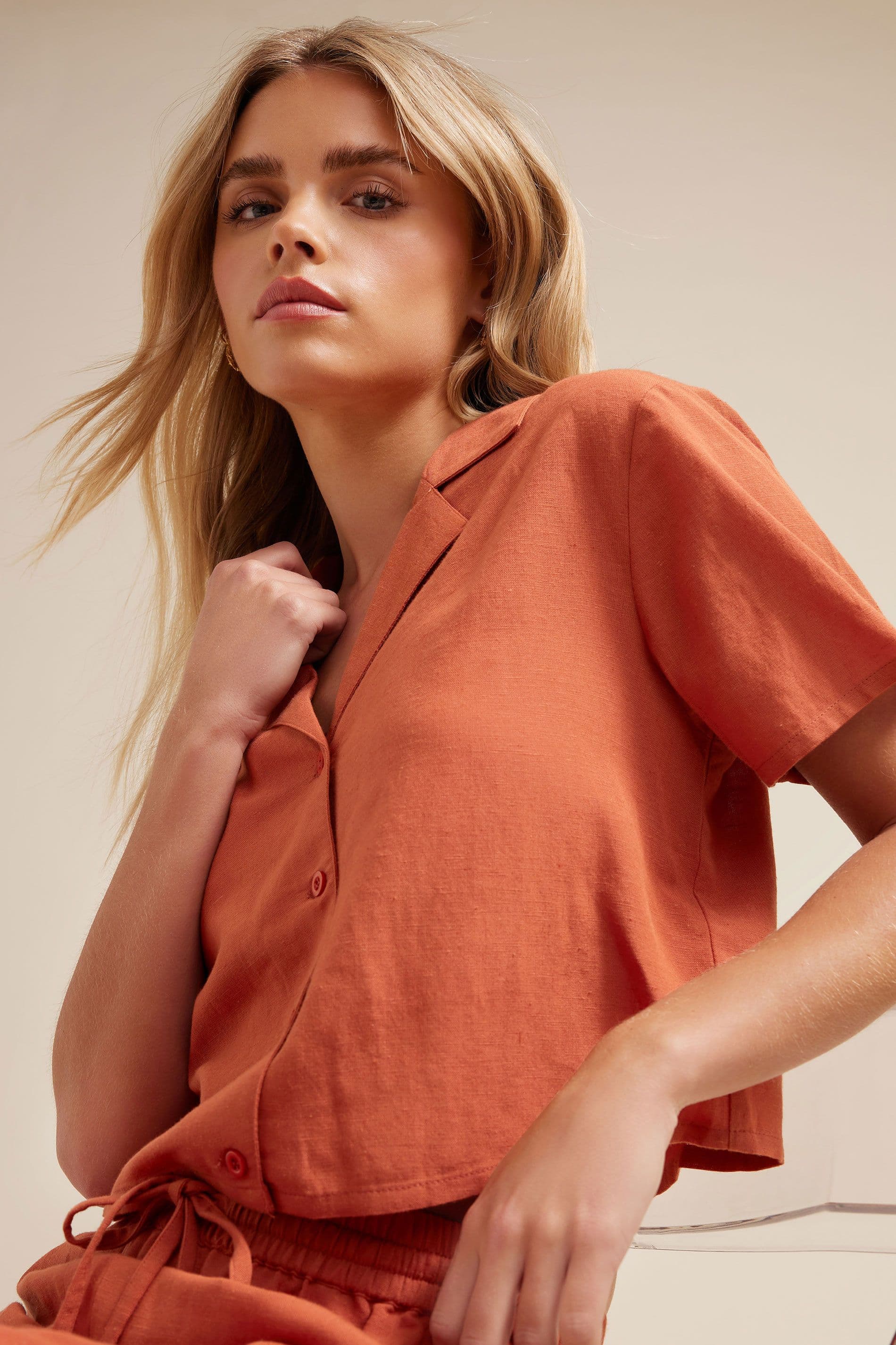PixieGirl Women's Petite Linen Cropped Shirt in Orange | Size: 12