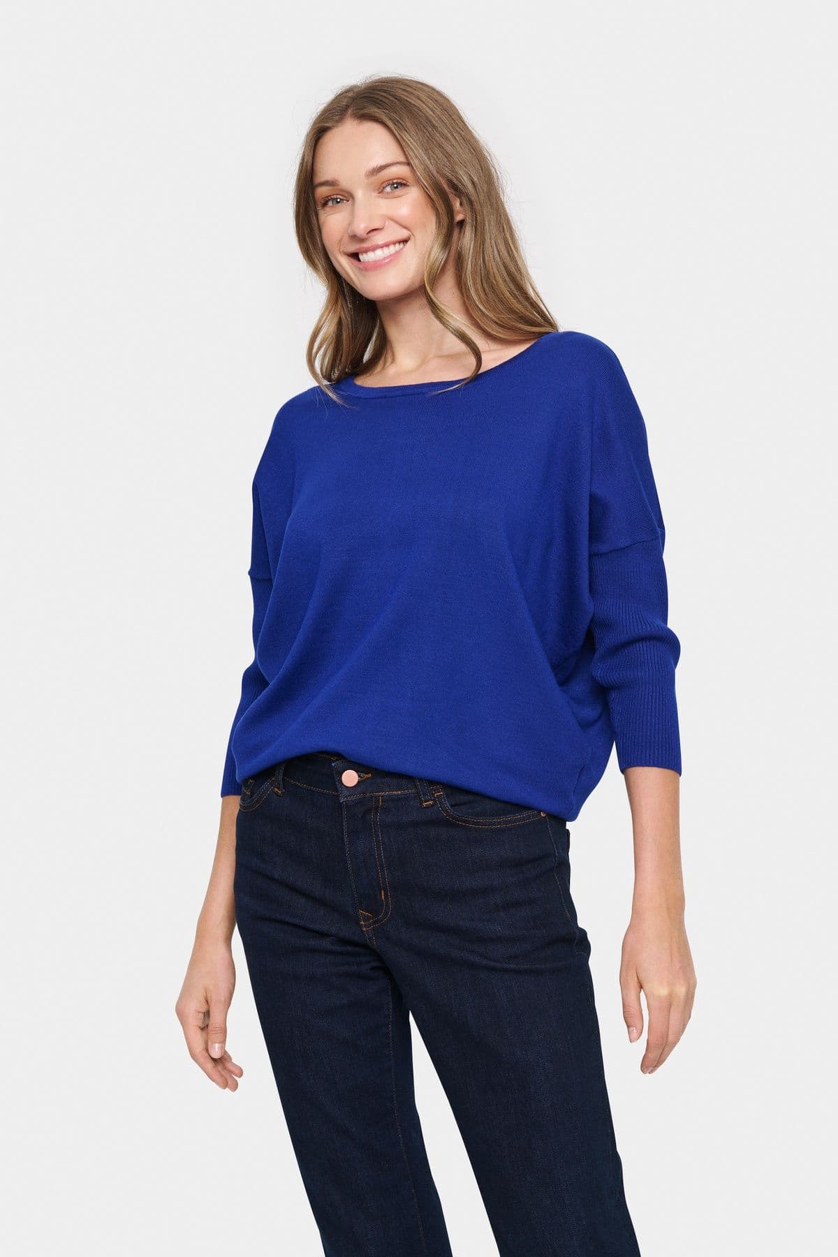 Mila Round Neck Pullover