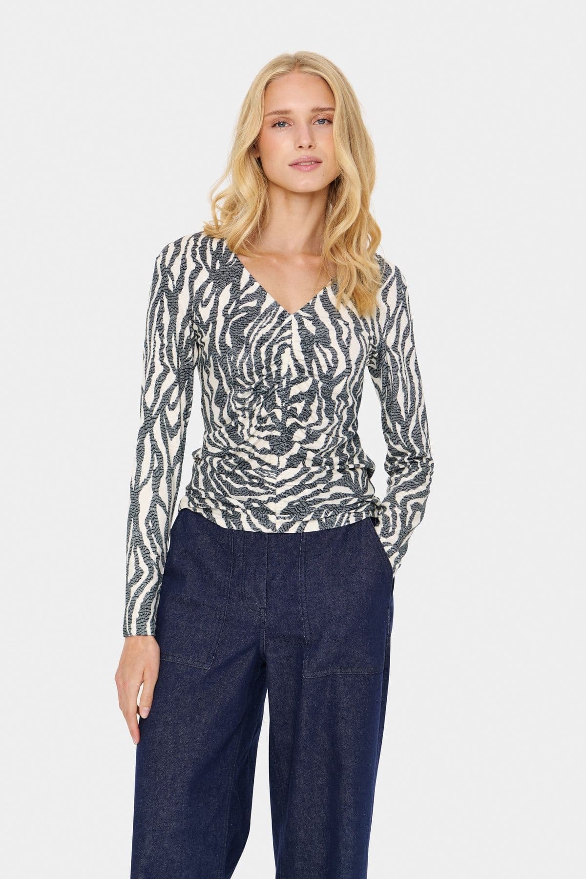 GhitaSZ V neck Slim Fit Printed Blouse
