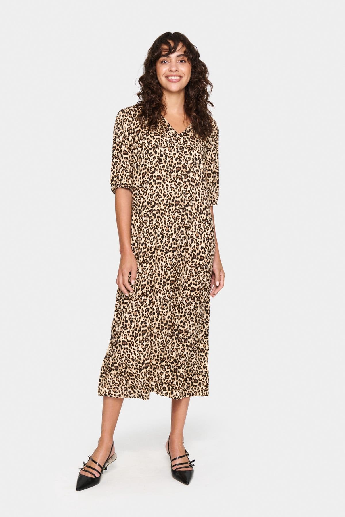 GazelSZ V neck Half Sleeve Midi Dress