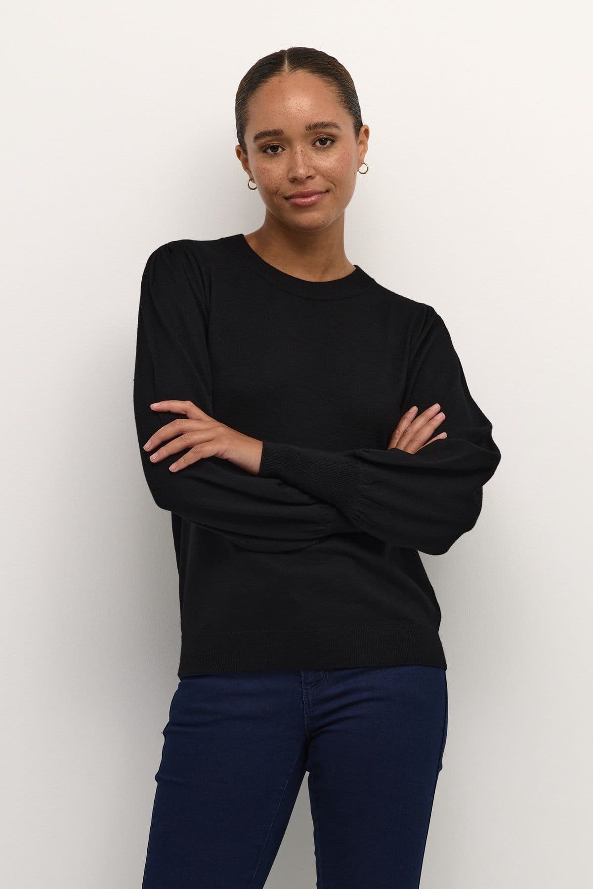 Lizza Round Neck Light Knit Pullover