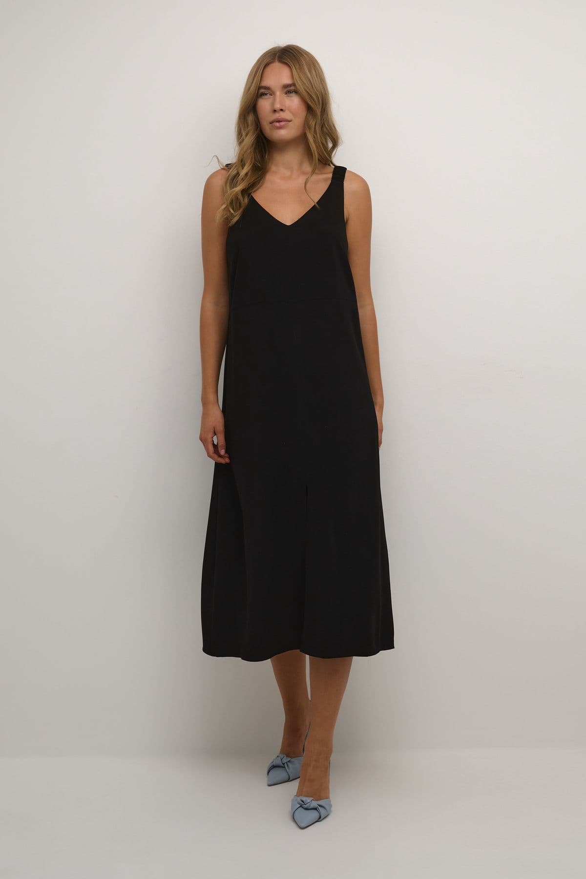 Nora Sleeveless V Neck Midi Dress