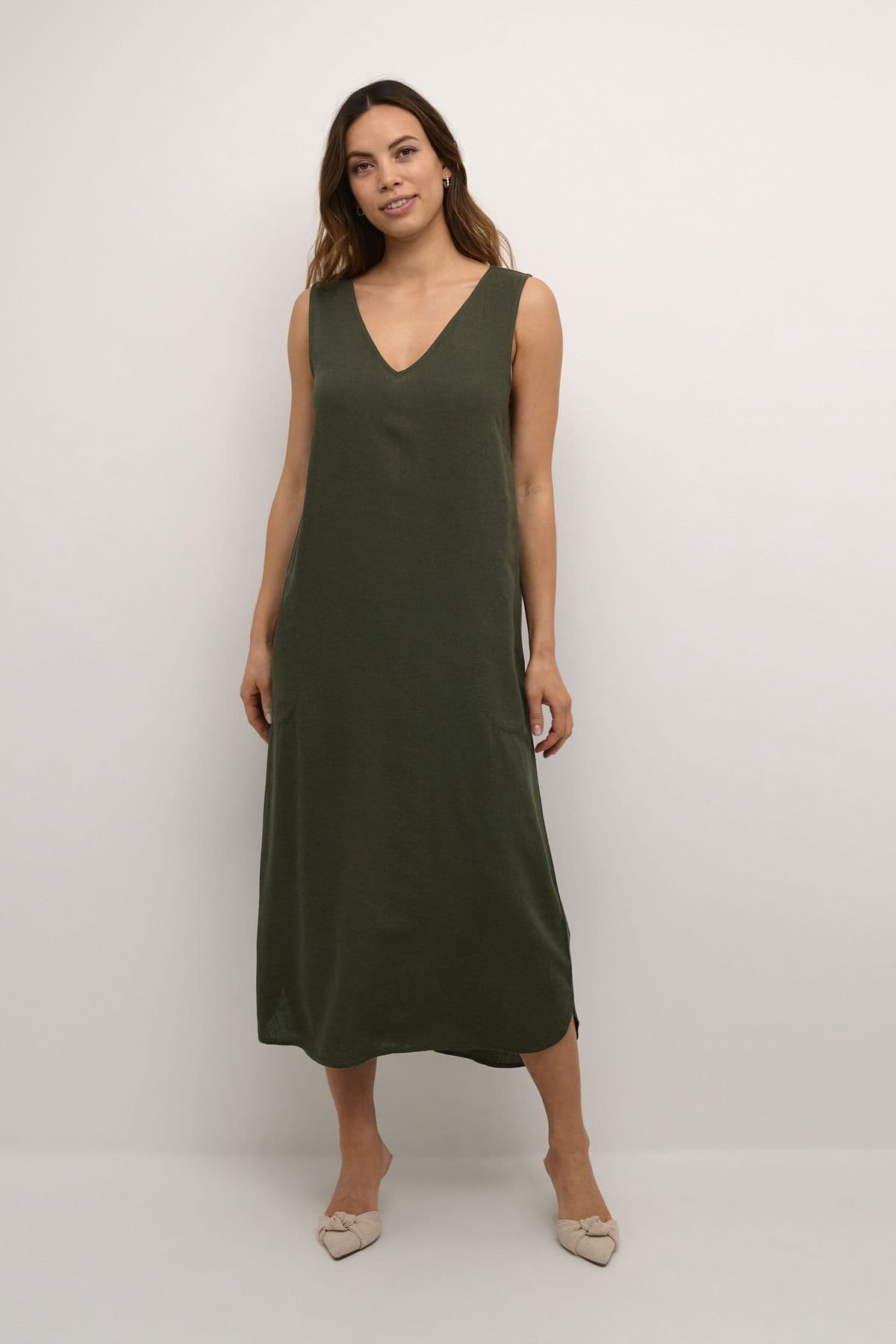 Milia Sleeveless V Neck Pockets Dress