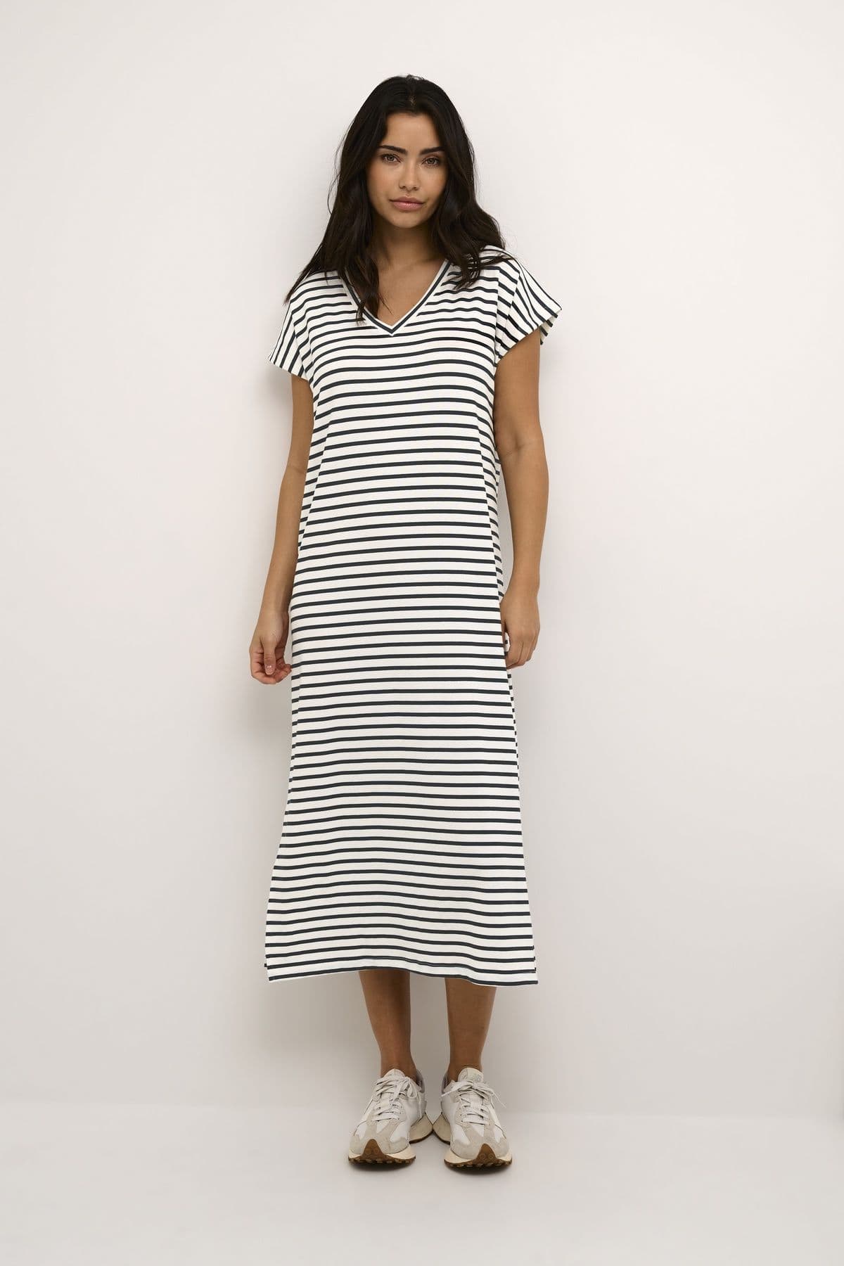 Liddy V Neck Short Sleeve Maxi Dress