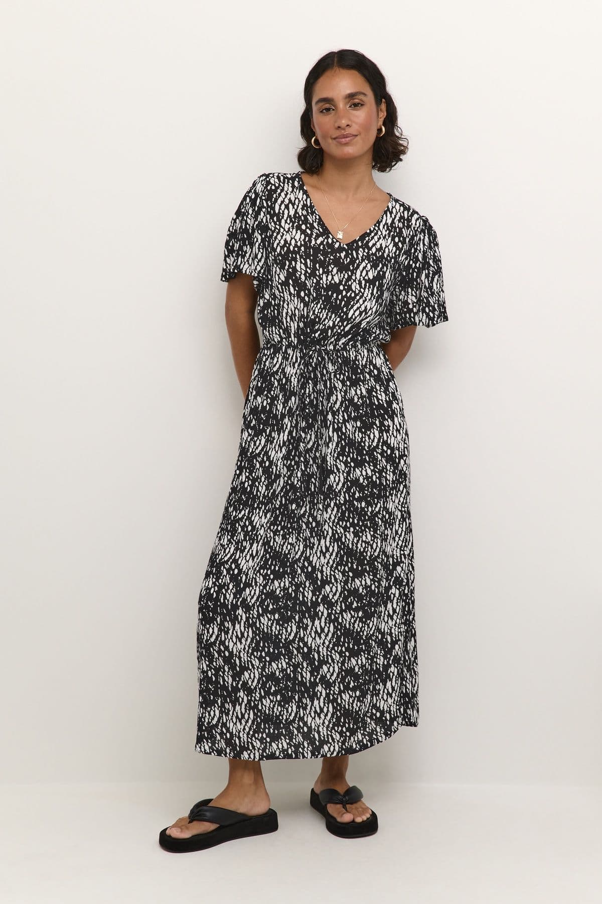 Amber Short Sleeve V Neck Maxi Dress