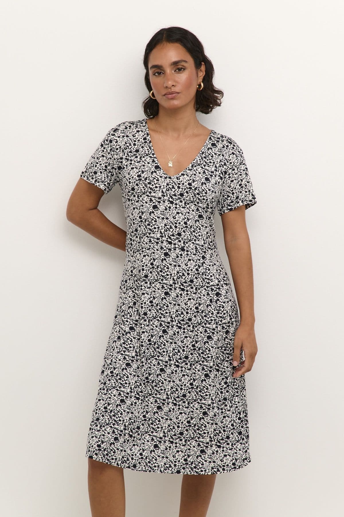 Kamille V Neck Short Sleeve Dress