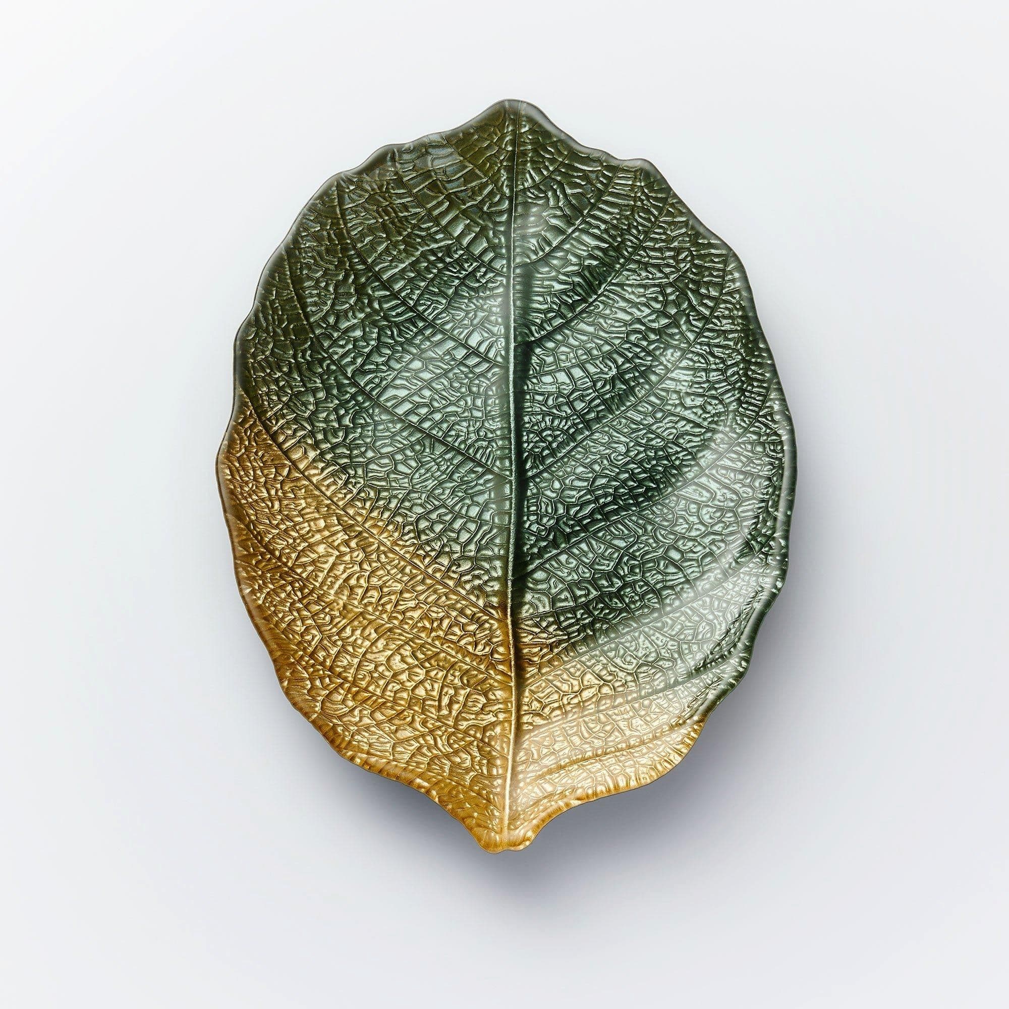 Plate Leaf Design & Gold