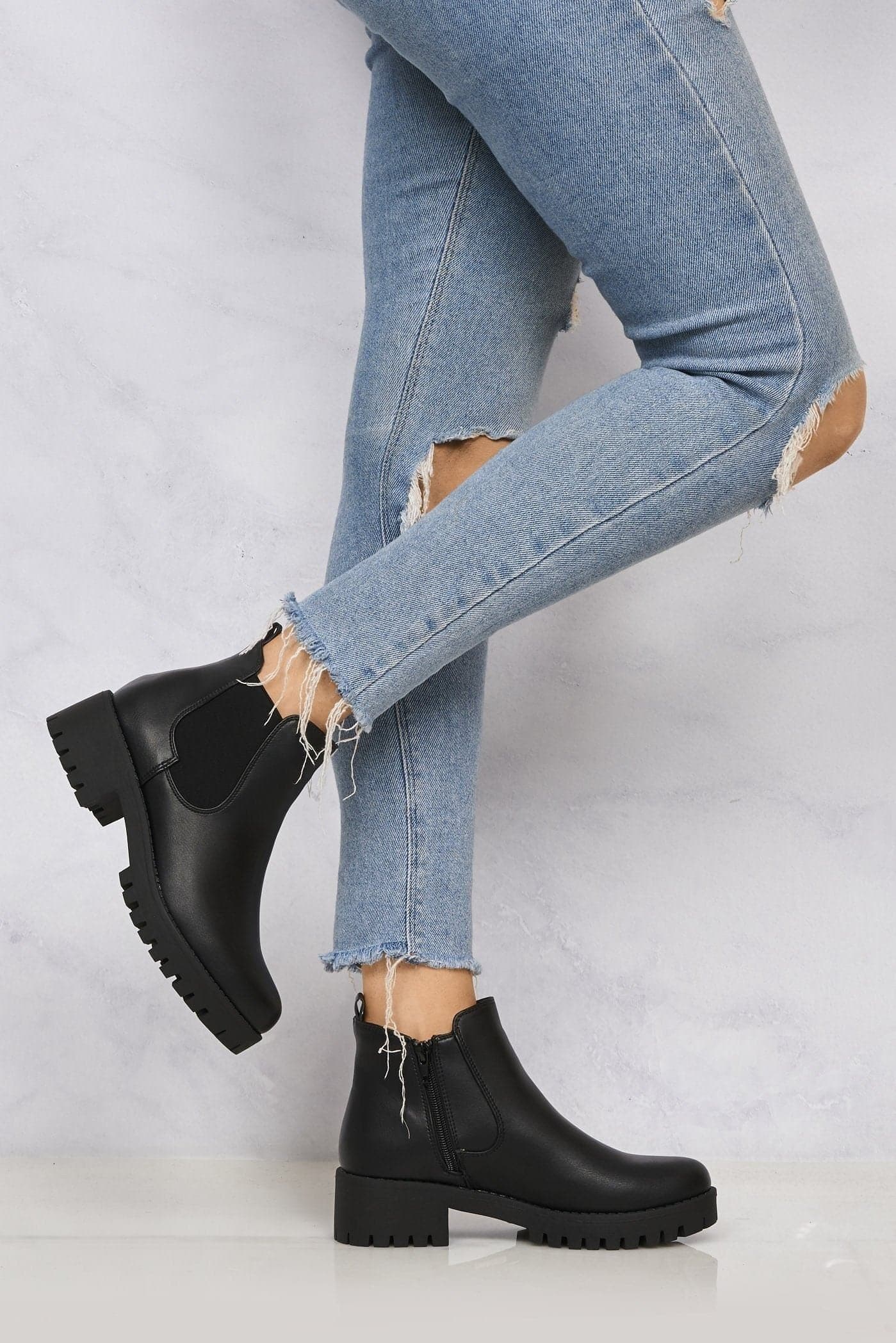 Miss Diva Women's Solo Elastic Cleated Sole PU Ankle Boots in Black | Size: 6