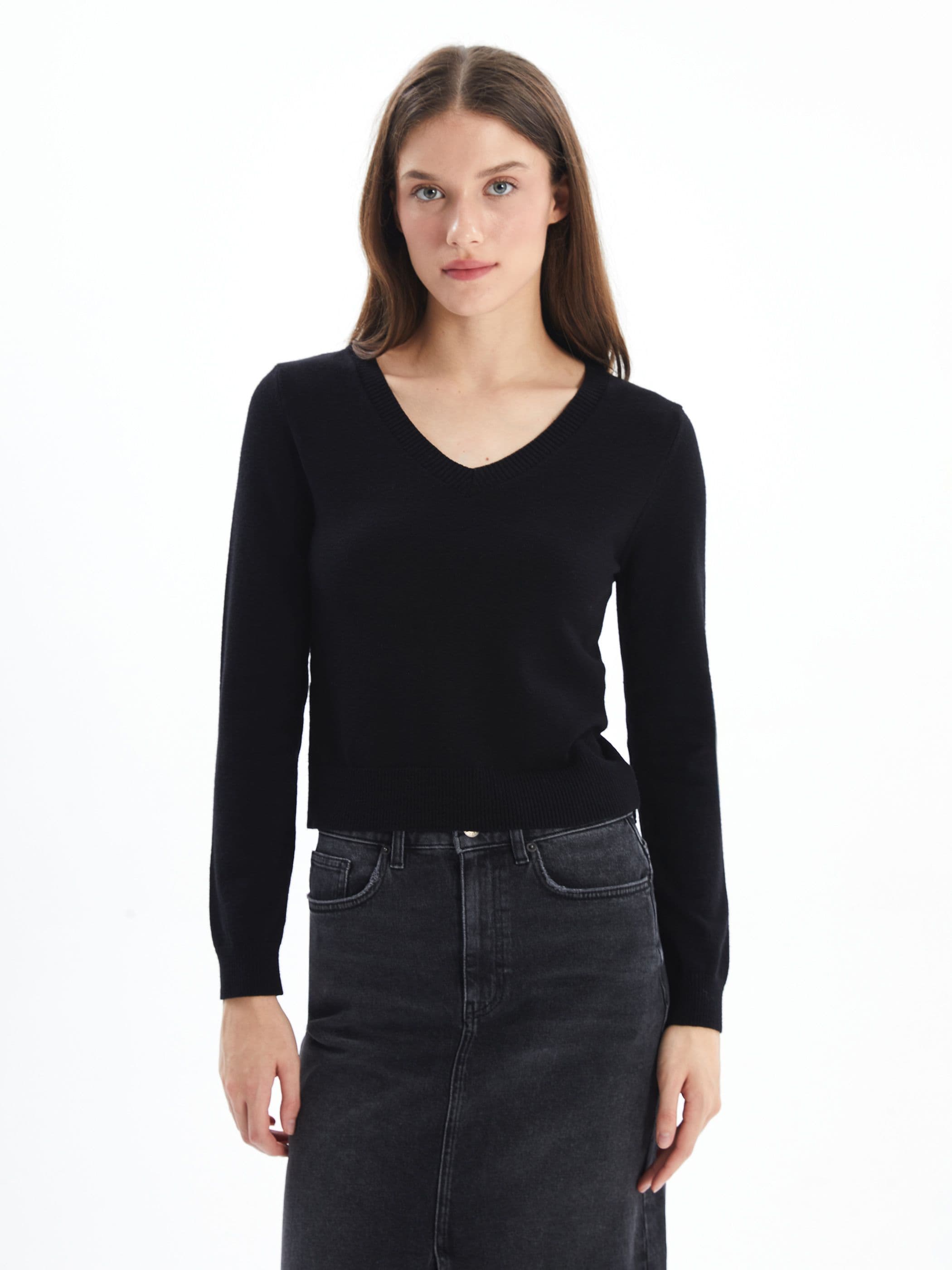 Elegant Jumper Refined Details
