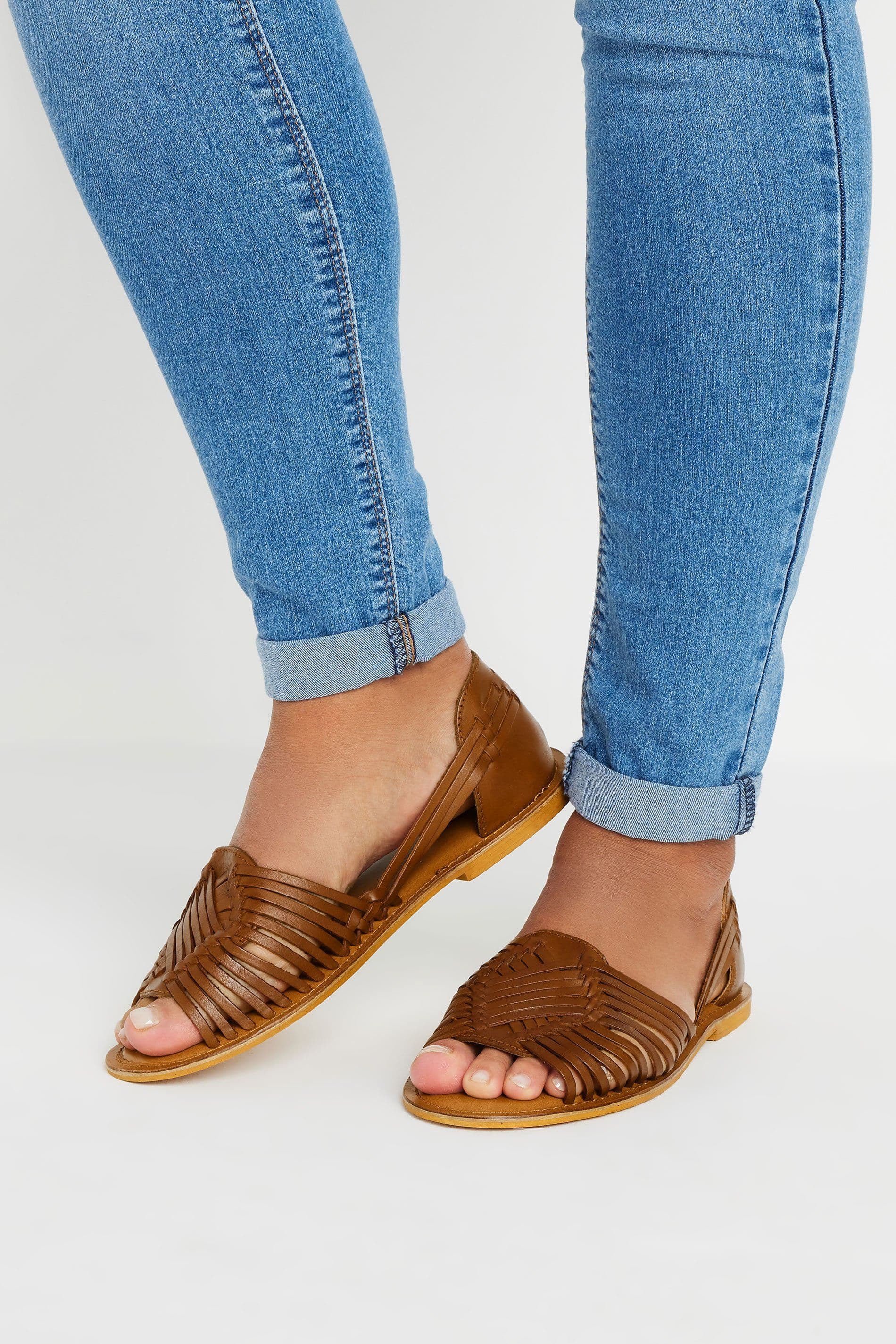 Leather Woven Flat Sandals 5EEE